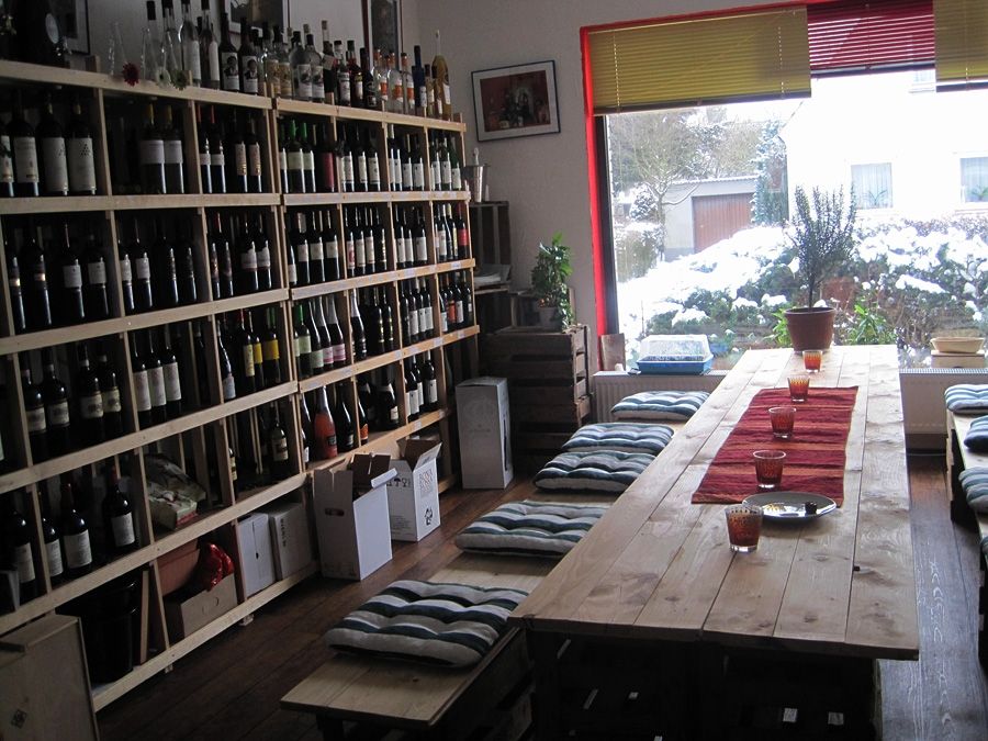 Die Cantina delle Ombre ist Ihr Spezialitätengeschäft für Weine Öle und Salze in Lübeck. Wir führen Kochkurse und Kochevents zu verschiedenen Themen durch und Bringen Ihnen die internationale Küche näher.