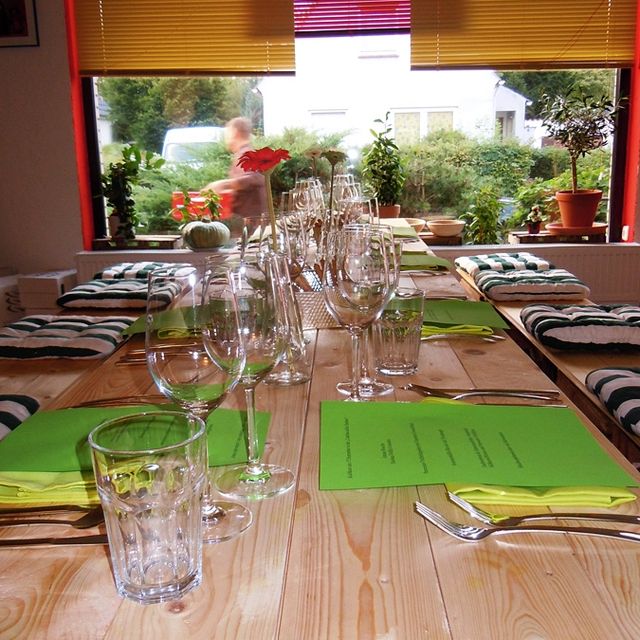 Die Cantina delle Ombre ist Ihr Spezialitätengeschäft für Weine Öle und Salze in Lübeck. Wir führen Kochkurse und Kochevents zu verschiedenen Themen durch und Bringen Ihnen die internationale Küche näher.