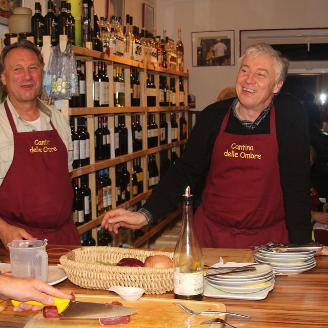 Die Cantina delle Ombre ist Ihr Spezialitätengeschäft für Weine Öle und Salze in Lübeck. Wir führen Kochkurse und Kochevents zu verschiedenen Themen durch und Bringen Ihnen die internationale Küche näher.
