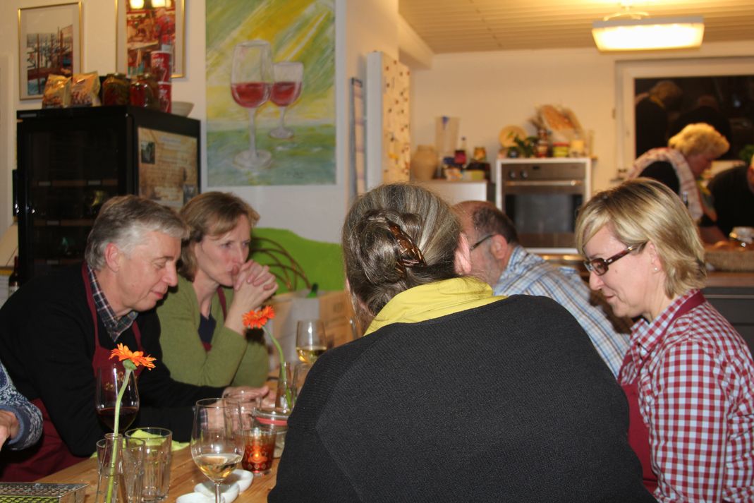 Die Cantina delle Ombre ist Ihr Spezialitätengeschäft für Weine Öle und Salze in Lübeck. Wir führen Kochkurse und Kochevents zu verschiedenen Themen durch und Bringen Ihnen die internationale Küche näher.