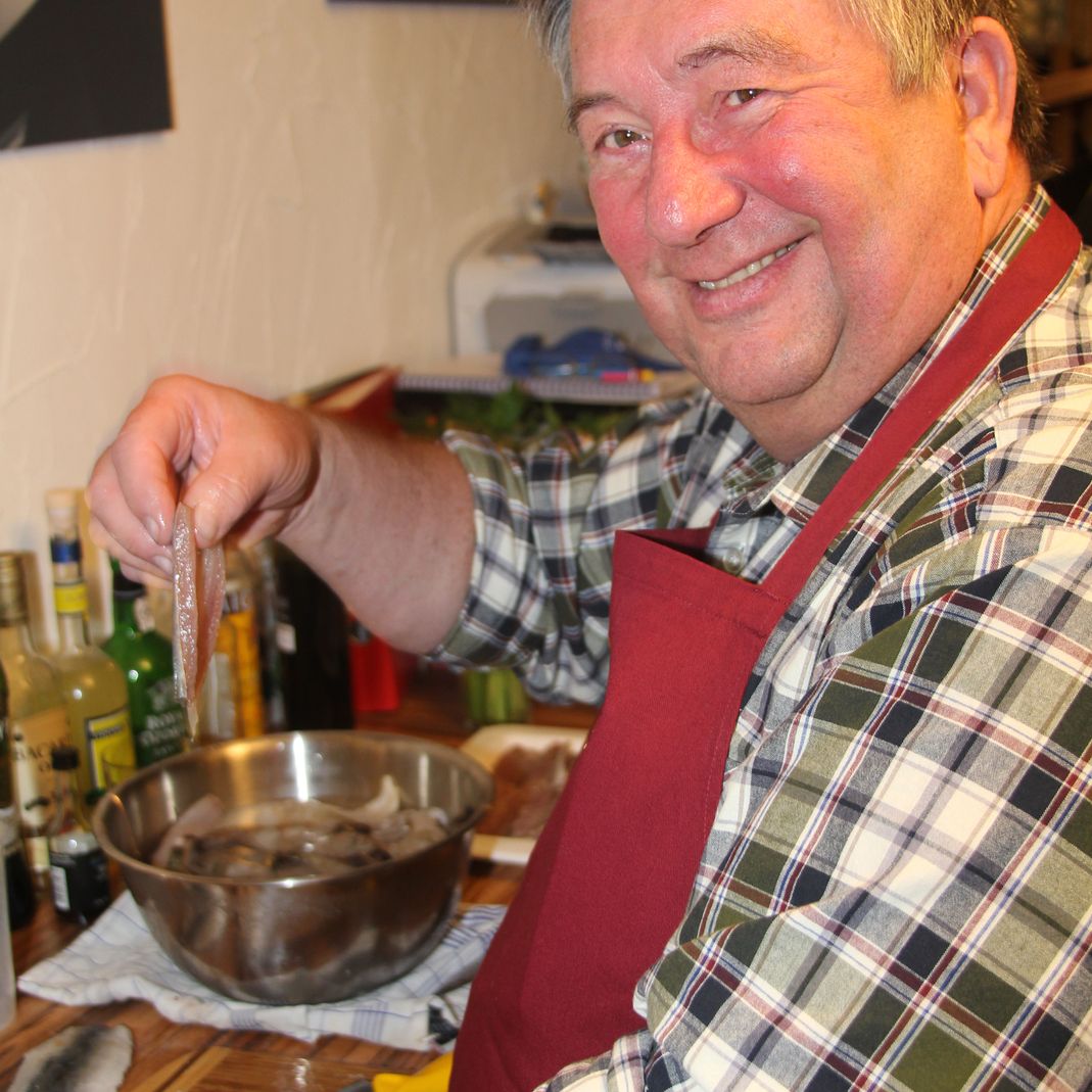 Die Cantina delle Ombre ist Ihr Spezialitätengeschäft für Weine Öle und Salze in Lübeck. Wir führen Kochkurse und Kochevents zu verschiedenen Themen durch und Bringen Ihnen die internationale Küche näher.