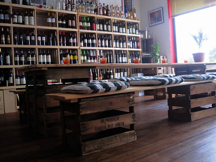 Die Cantina delle Ombre ist Ihr Spezialitätengeschäft für Weine Öle und Salze in Lübeck. Wir führen Kochkurse und Kochevents zu verschiedenen Themen durch und Bringen Ihnen die internationale Küche näher.